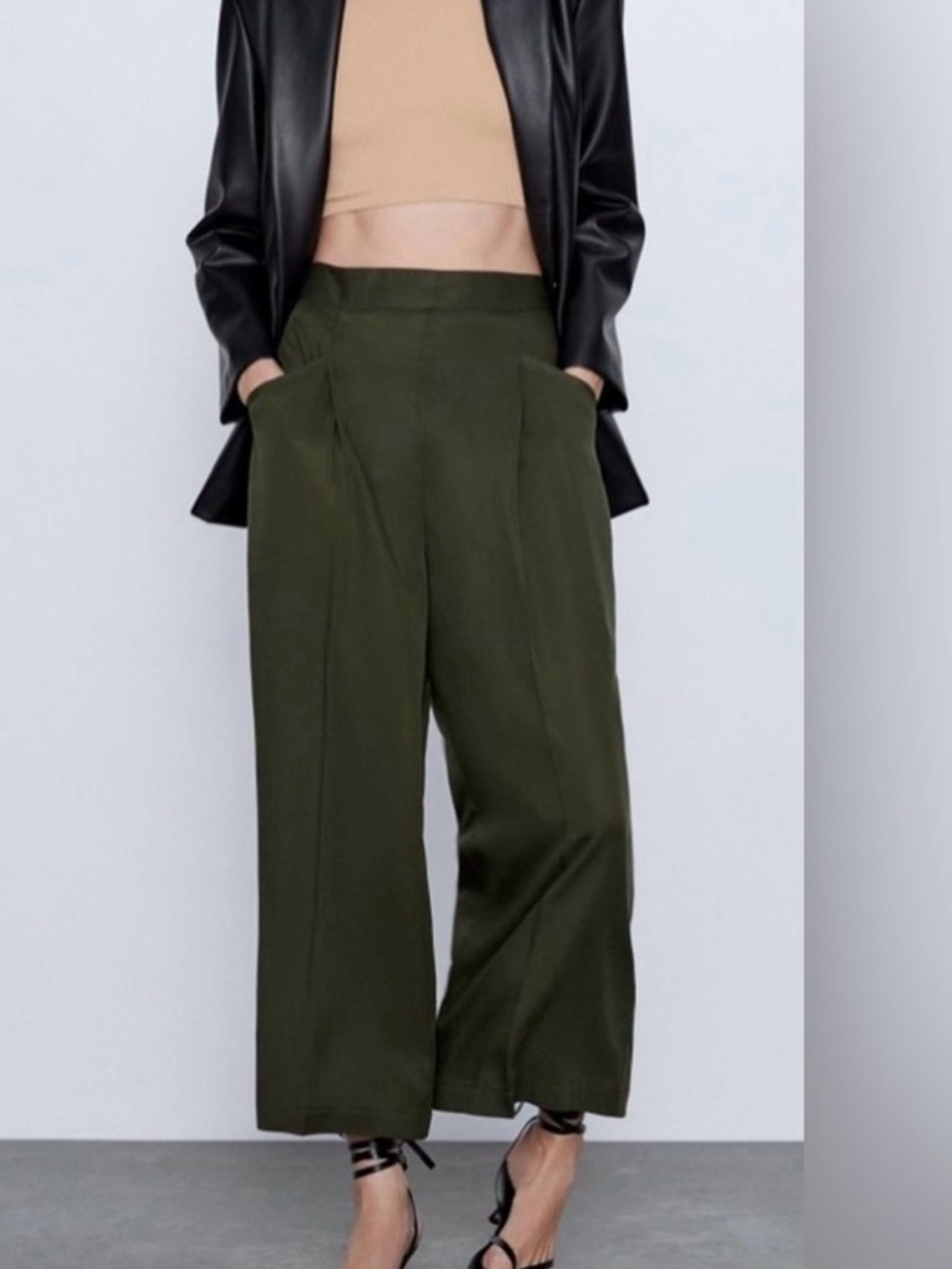 ZARA Wide Leg Flowy Cropped Pants Size L